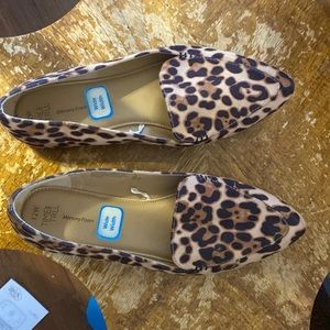 Women’s SZIE 12 WIDE LEOPARD PRINT